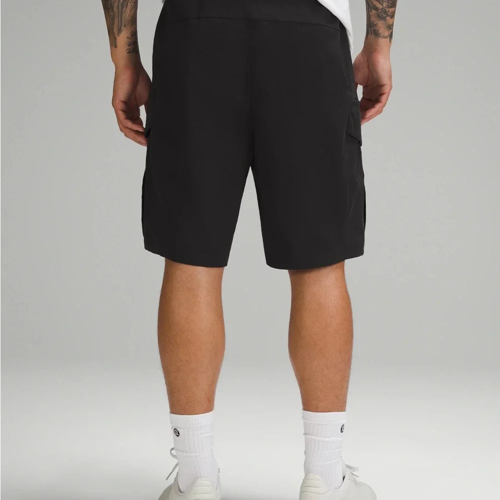 Lululemon VersaTwill Cargo Pocket Short 10" - Picture 2 of 4